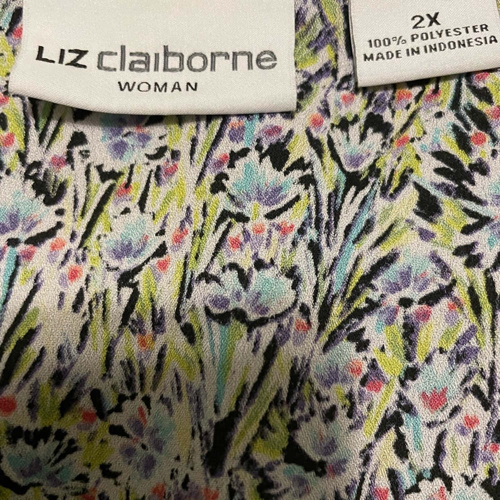 Liz Claiborne Vibrant Floral Top - Picture 3 of 3